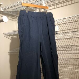 COMFY Tahari Blue Capris Chic and Modern 💙